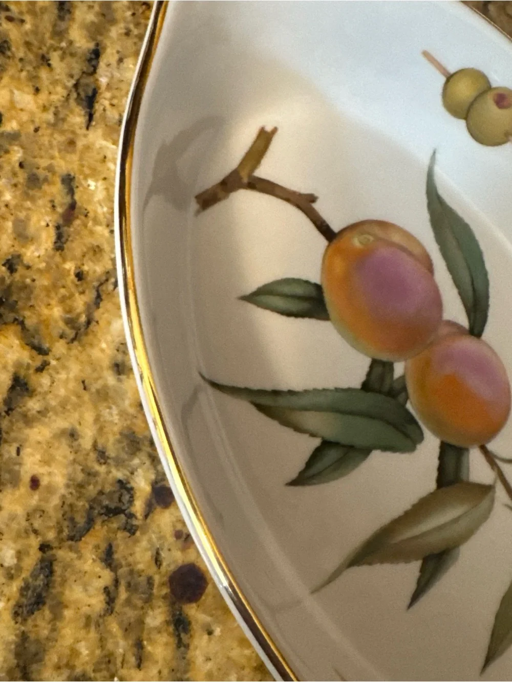 Porcelain Fruit-Decor Serving Bowl in White and Peach